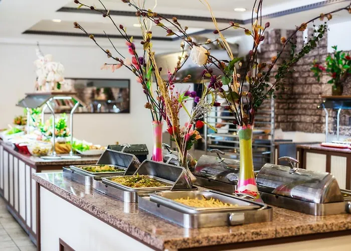 Готель Nergos Garden 4*