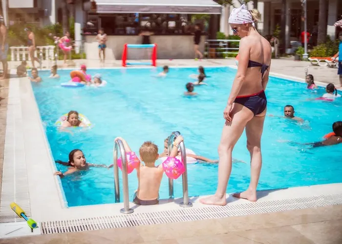 Hotel Nergos Garden 4*