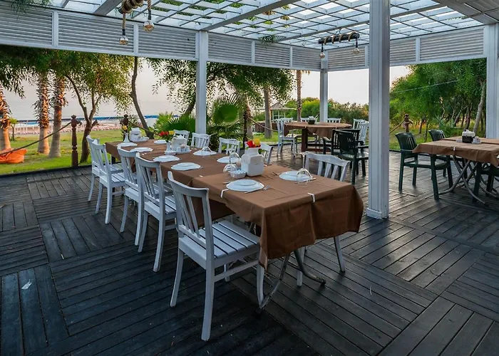 Hotell Nergos Garden 4*