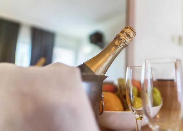 Hotell Nergos Garden 4*