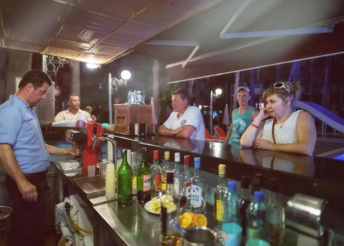 Hotell Nergos Garden 4*